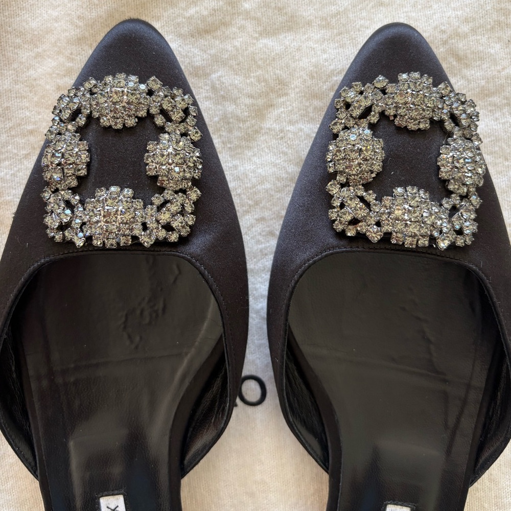 Manolo Blahnik Hangisi Black Satin Mule Flat - Picture 10 of 10